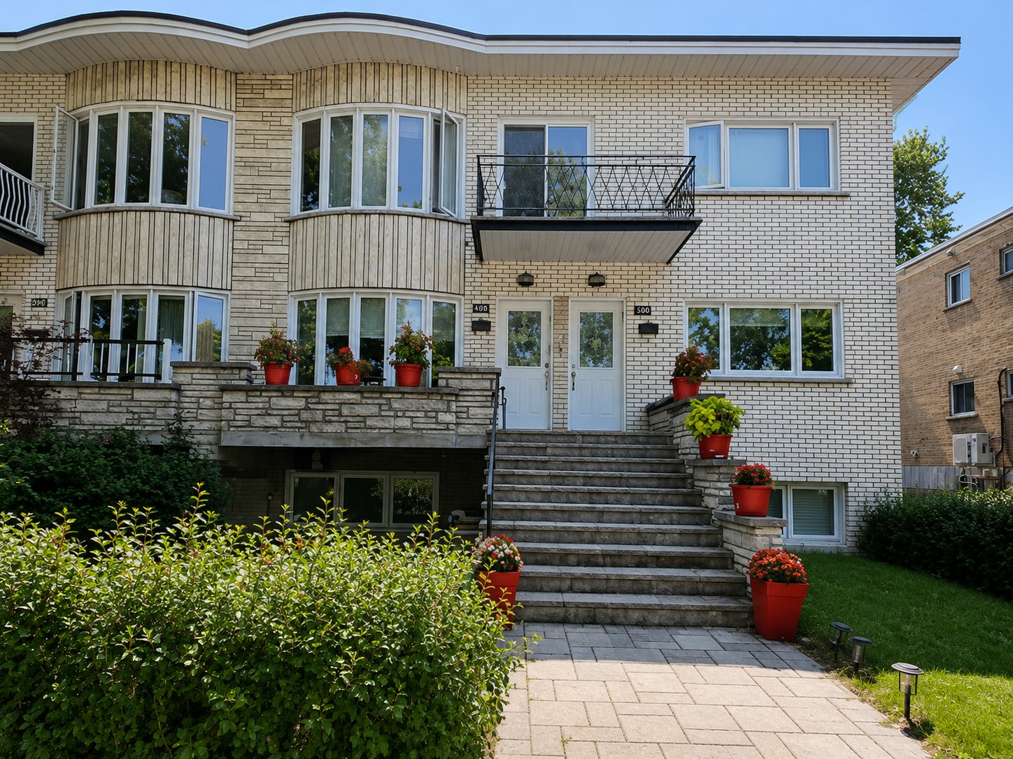 Frontage - 2398, Rue Bourgoin