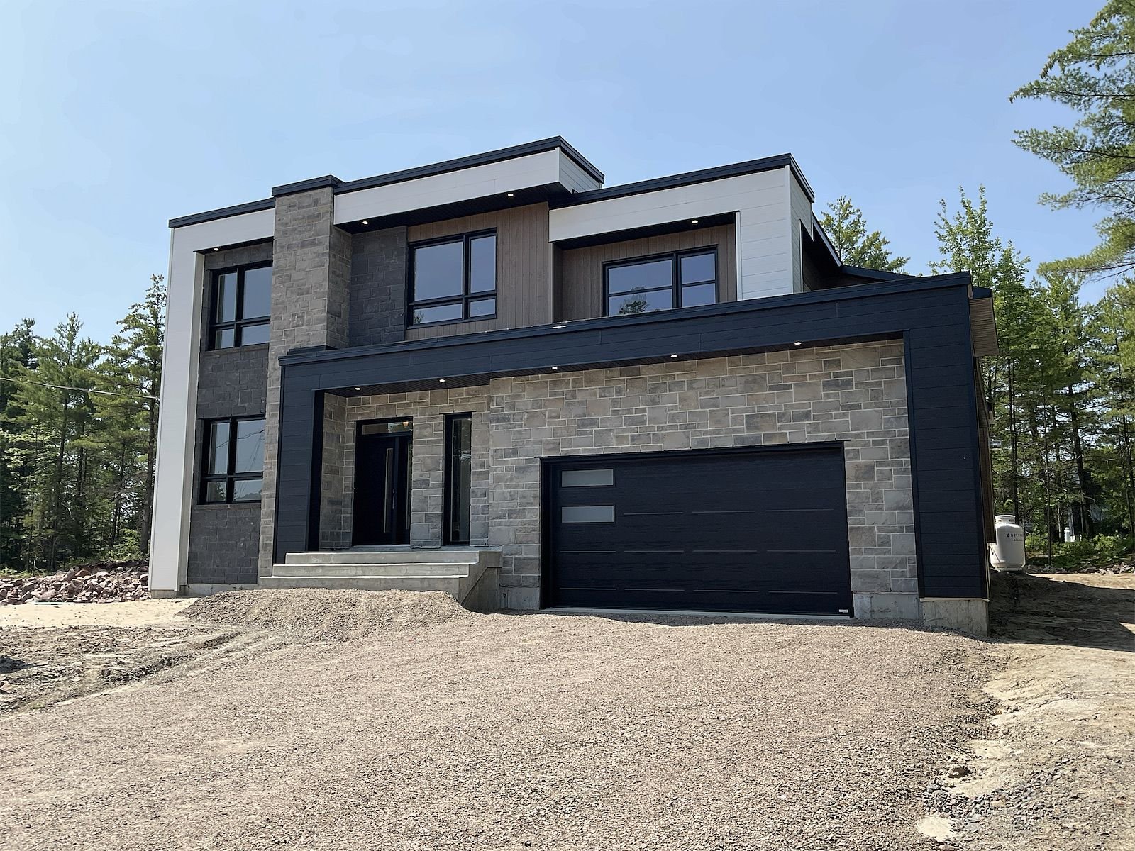 1299 Rue des Îles — photo 1