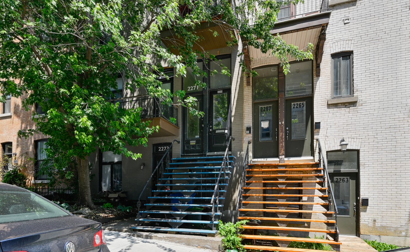 2269 Rue De Champlain — photo 1