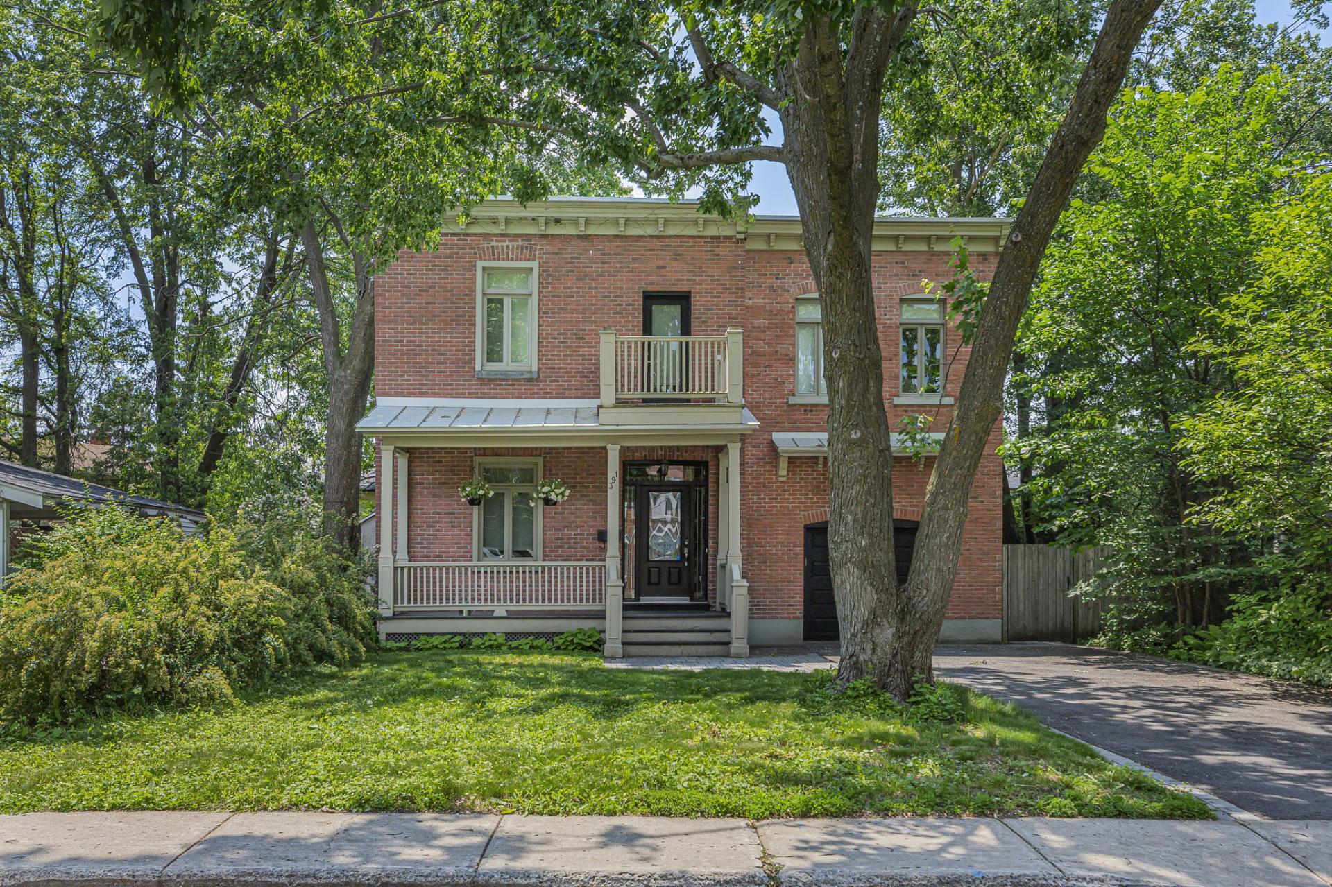 Extérieur - 391, Av. Hickson