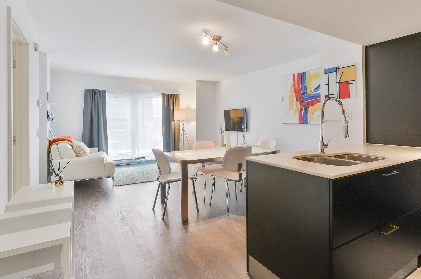 350 Boul. De Maisonneuve O., app. 406 — photo 1