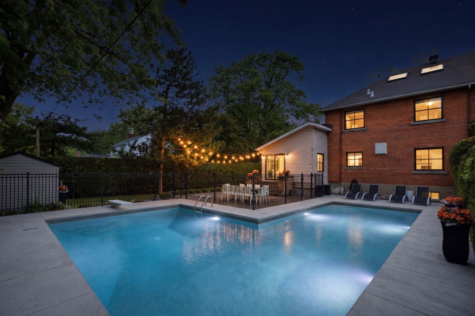 535 Av. Curzon — photo 1