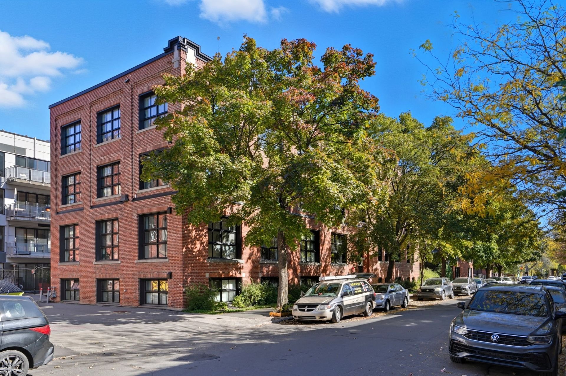 2037 Av. Aird, app. 001 — photo 1
