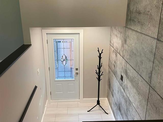 Hallway - 86, Rue Newbury