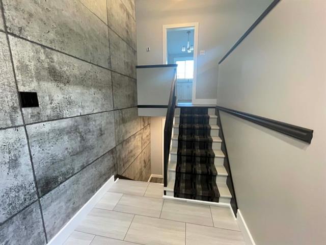 Hallway - 86, Rue Newbury