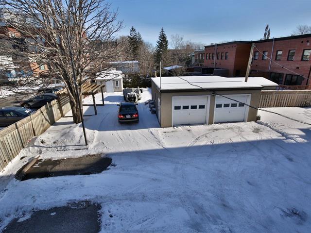 Backyard - 259-263, Rue Riverside