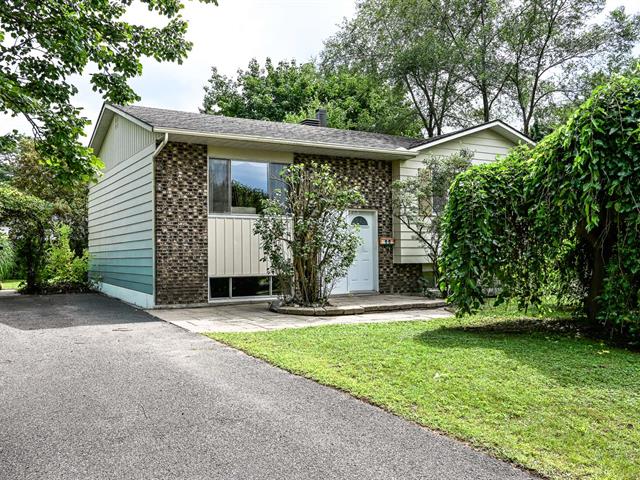732 Rue Chénier, Mont-Saint-Hilaire