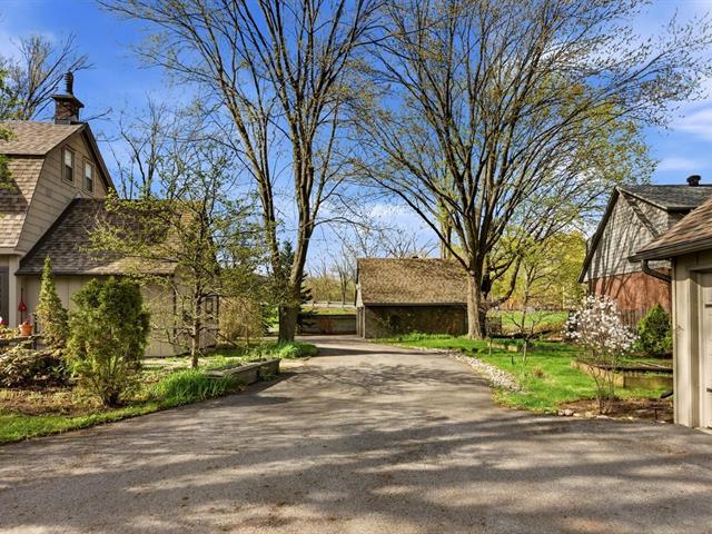 Exterior - 155, Rue Riverside