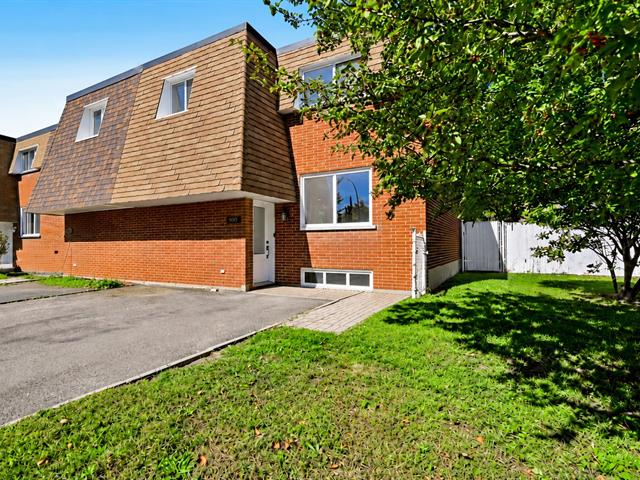 900 Av. Ponsard, Brossard