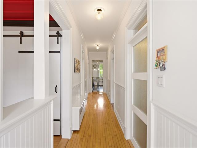 PASAGEWAY - 562-566, Av. Mercille