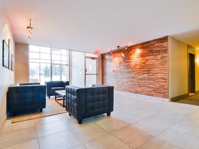Reception Area - 100, Rue Cartier